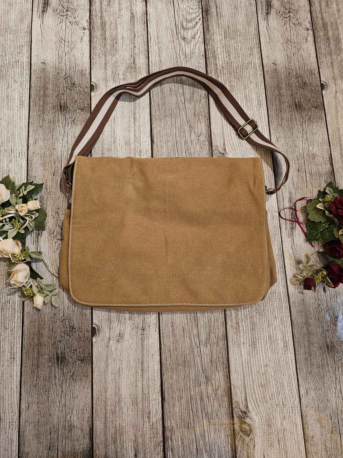 Umhängetasche mit Wunschmotiv Hunderasse und Wunschtext personalisiert als Geschenkidee durch die Pfötchenboutique