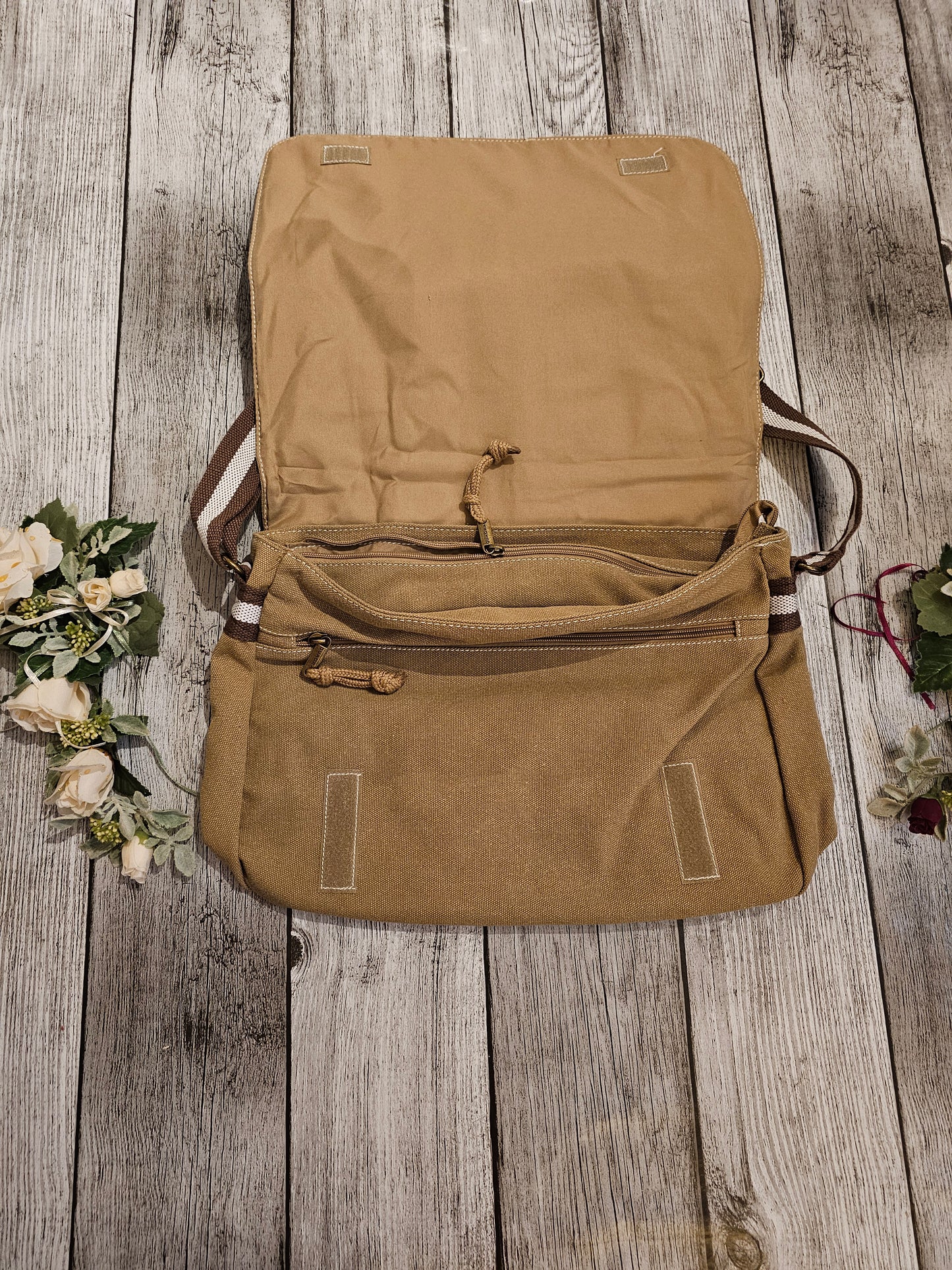 Umhängetasche mit Wunschmotiv Hunderasse und Wunschtext personalisiert als Geschenkidee durch die Pfötchenboutique
