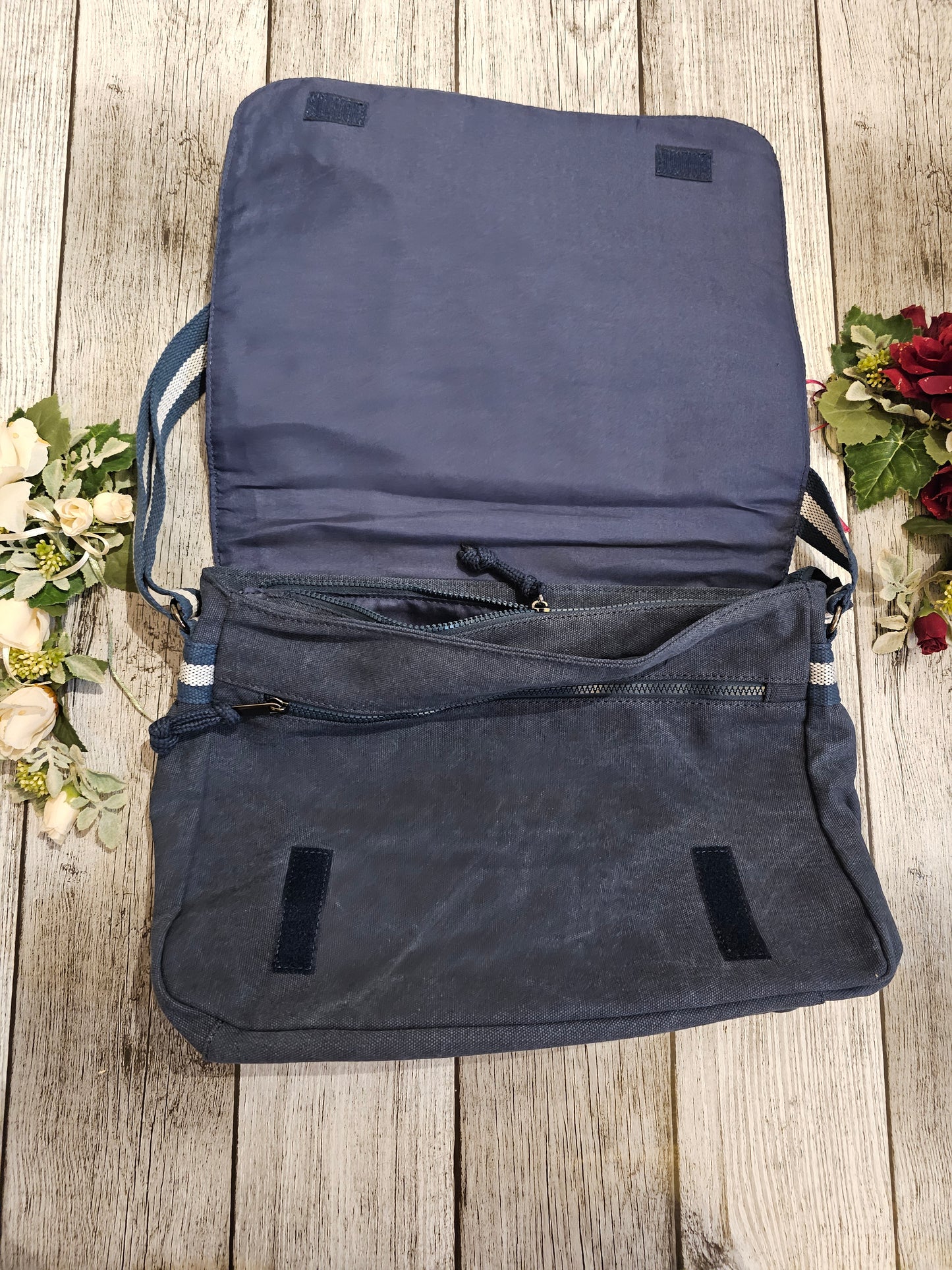 Umhängetasche mit Wunschmotiv Hunderasse und Wunschtext personalisiert als Geschenkidee durch die Pfötchenboutique