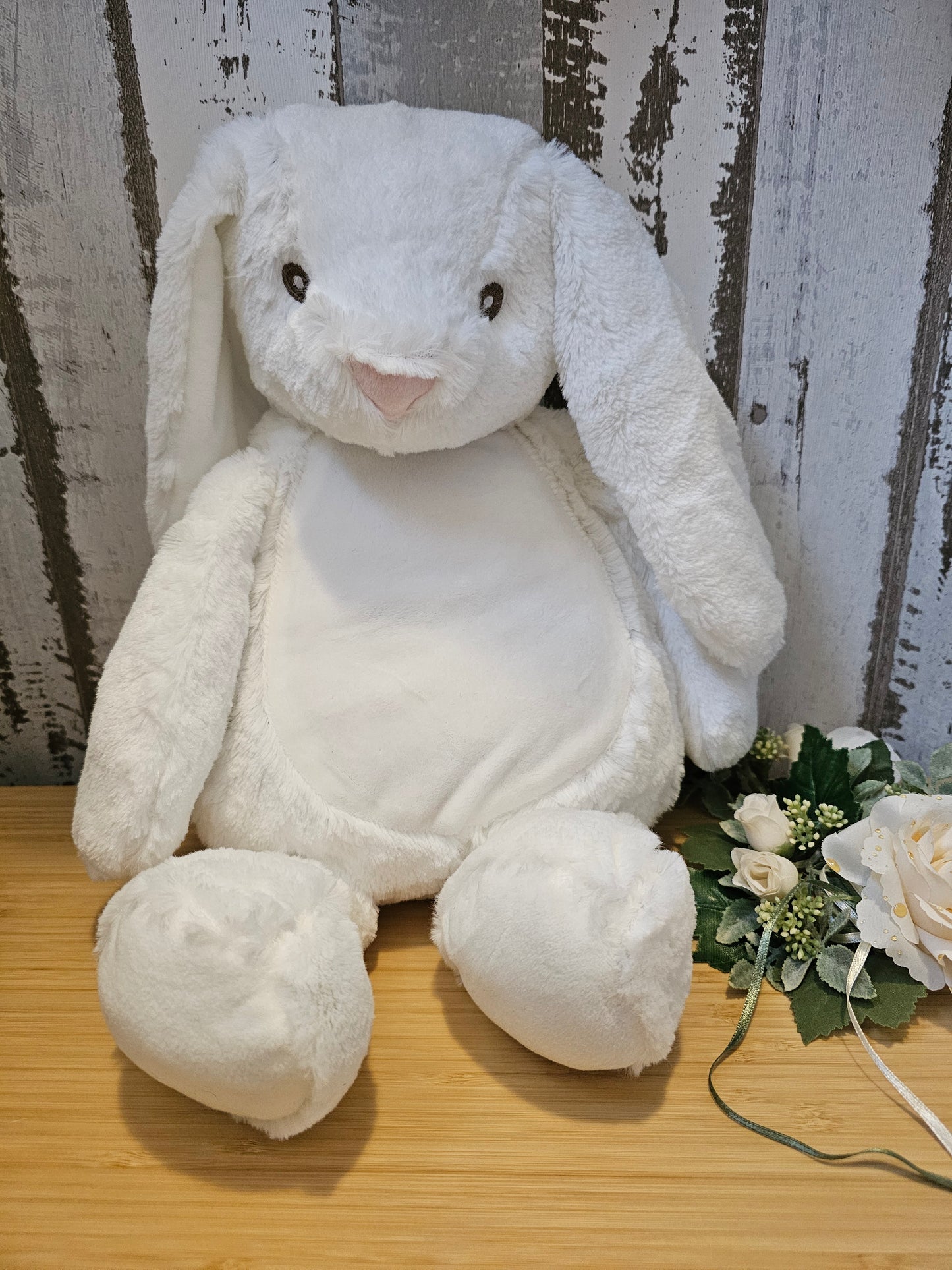 Besticktes Stofftier mit individuellem Sticktext Kuscheltier personalisierbar , weisser Hase