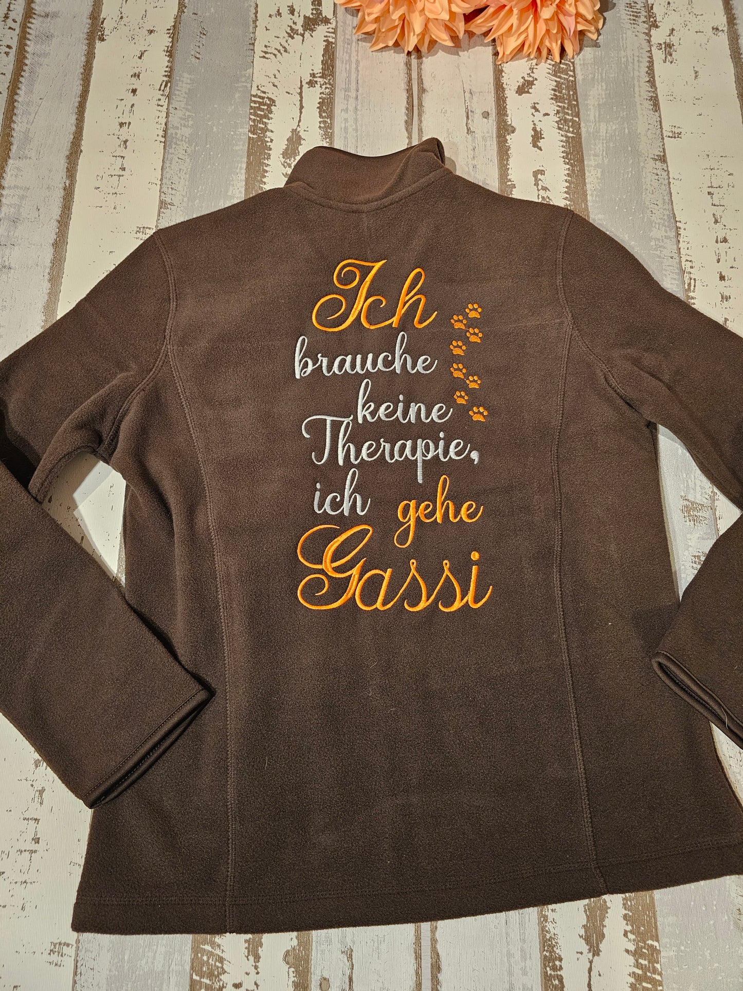 Bestickte Gassijacke "Ich brauche keine Therapie ich gehe Gassi" der Pfötchenboutique