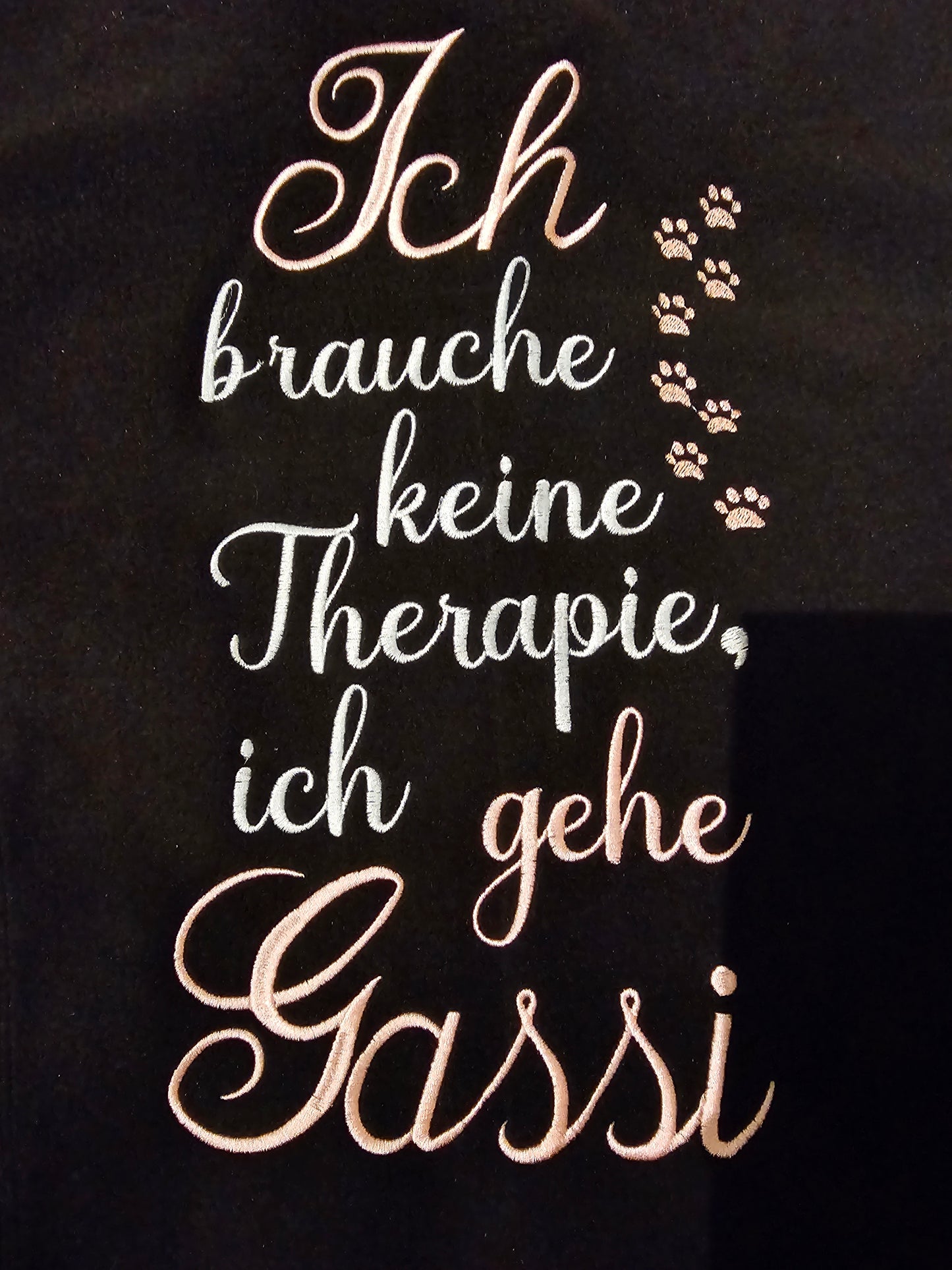 Bestickte Gassijacke "Ich brauche keine Therapie ich gehe Gassi" der Pfötchenboutique