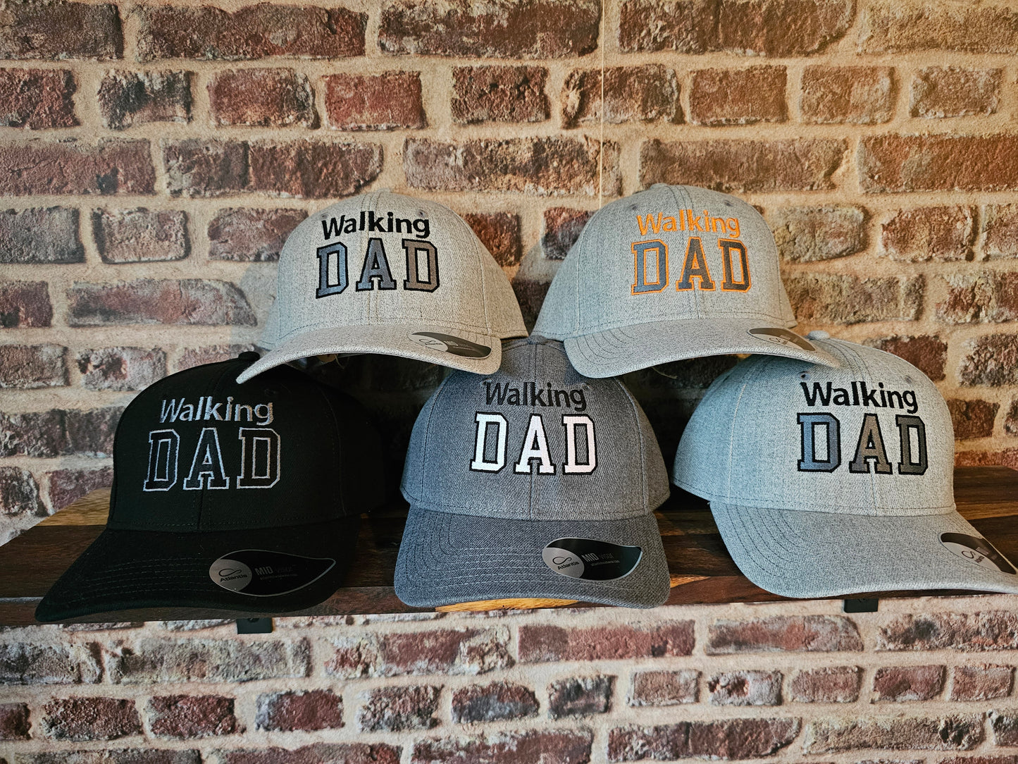 Designbeispiele für bestickte Cappys Walking Dad der Pfötchenboutique