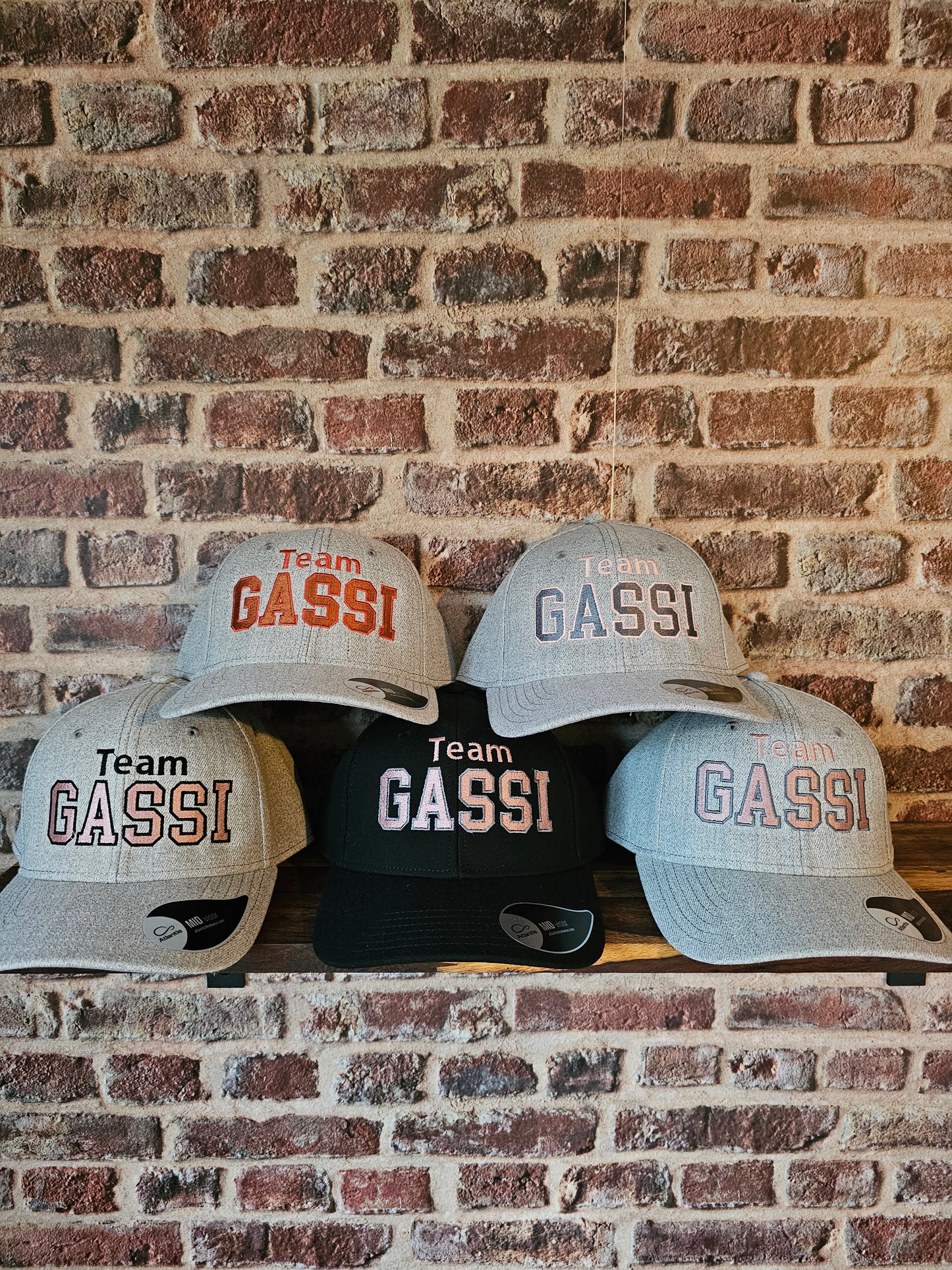 Beispielfarben für bestickte Cap Team Gassi der Pfötchenboutique