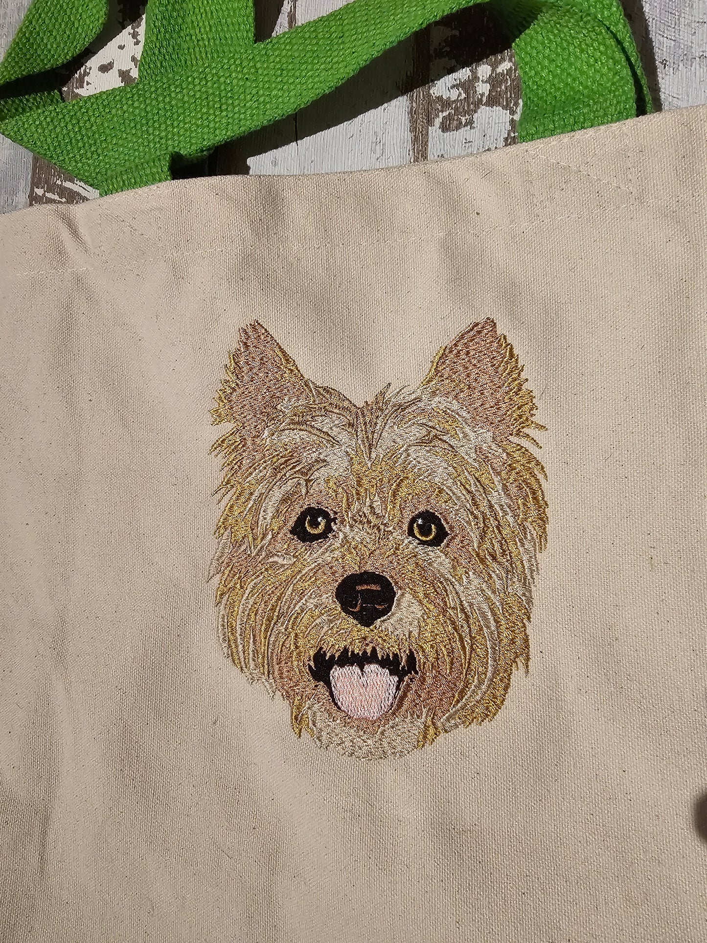 Bestickte Jutetasche mit verschiedenen Hundemotiven, hier ein Yorkshire Terrier der Pfötchenboutique