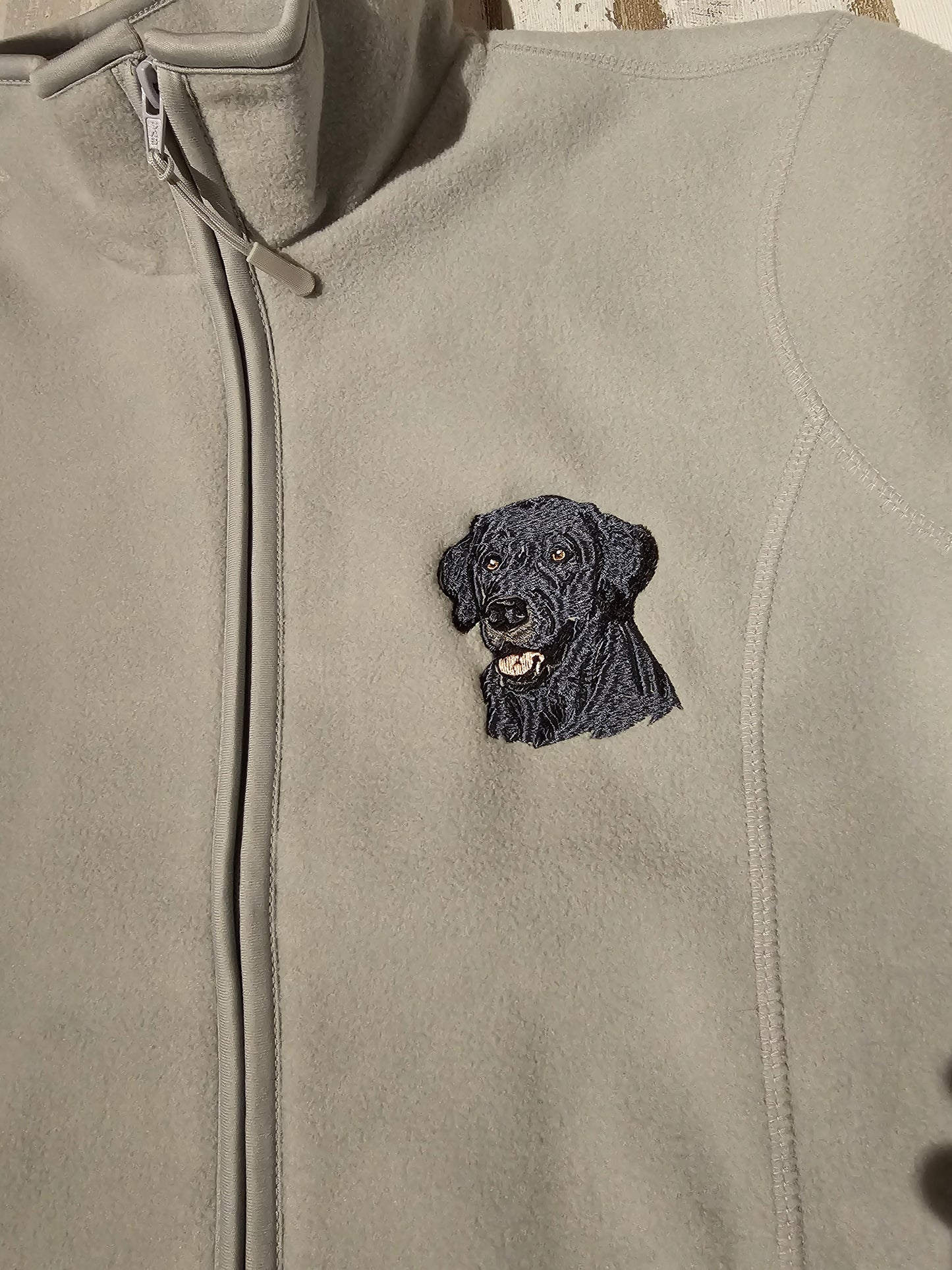 Bestickte Gassi Jacke "Hundemotiv Vorderseite" in verschiedenen Farben