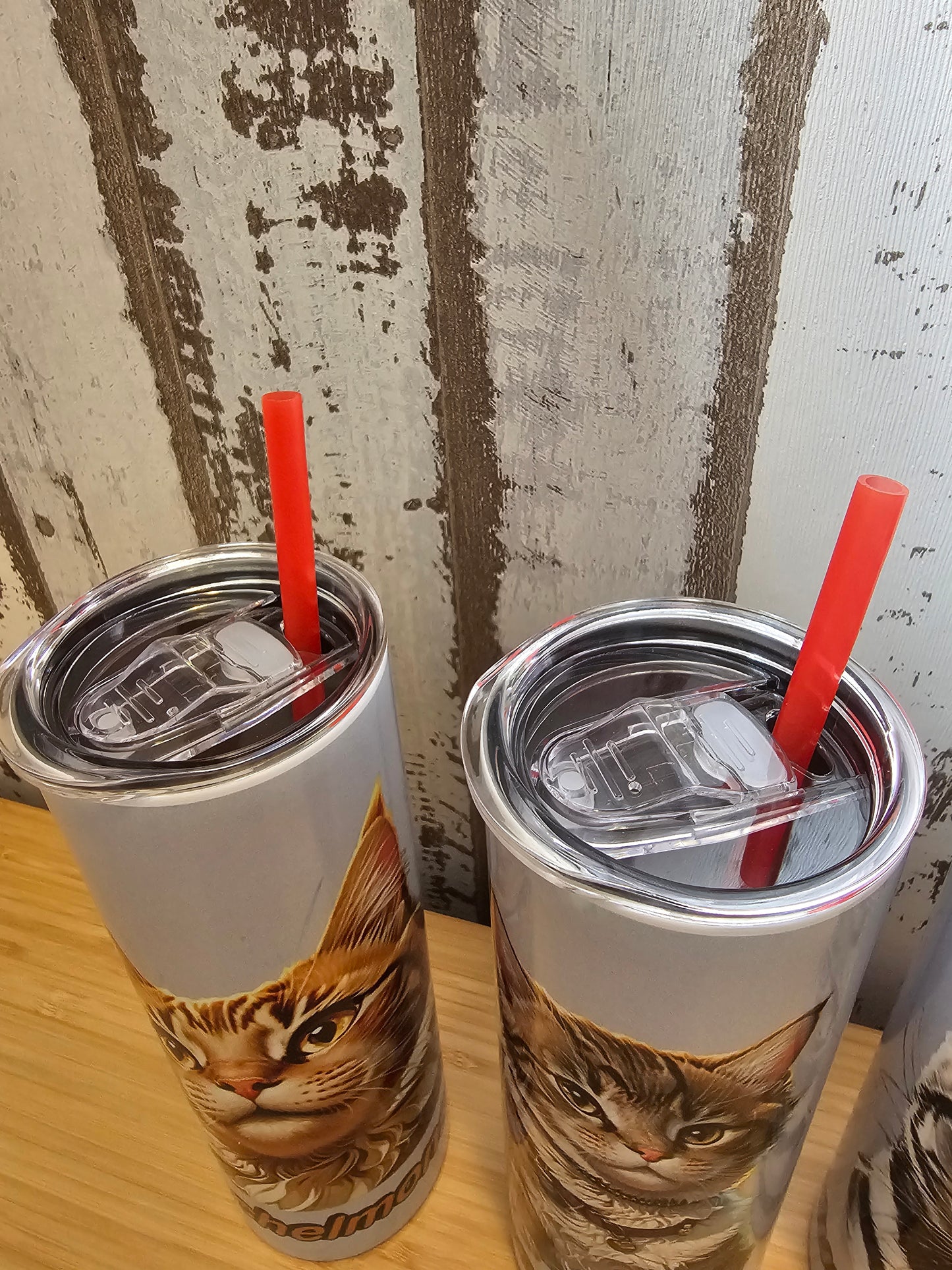 Tumbler bzw Becher für Kaltgetränke mit Wunschmotiv Hund oder Katze, designed durch die Pfötchenboutique