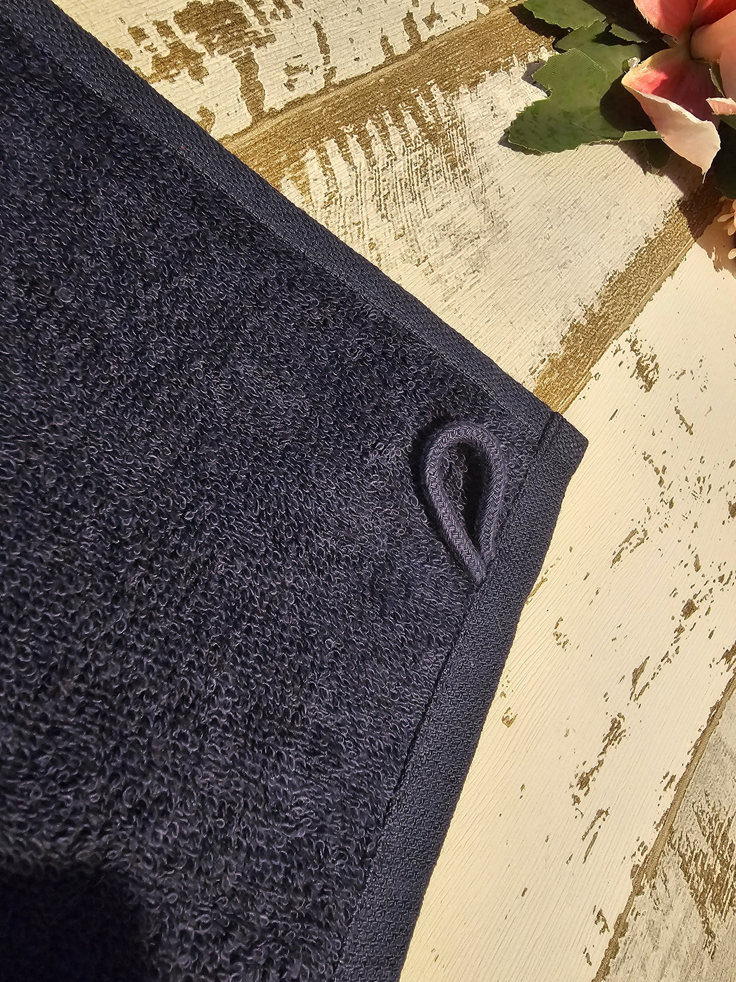 Handtuch bestickt mit der Aufschrift "Manueller Felltrockner" für Haustiere. Bestickt von der Pfötchenboutique