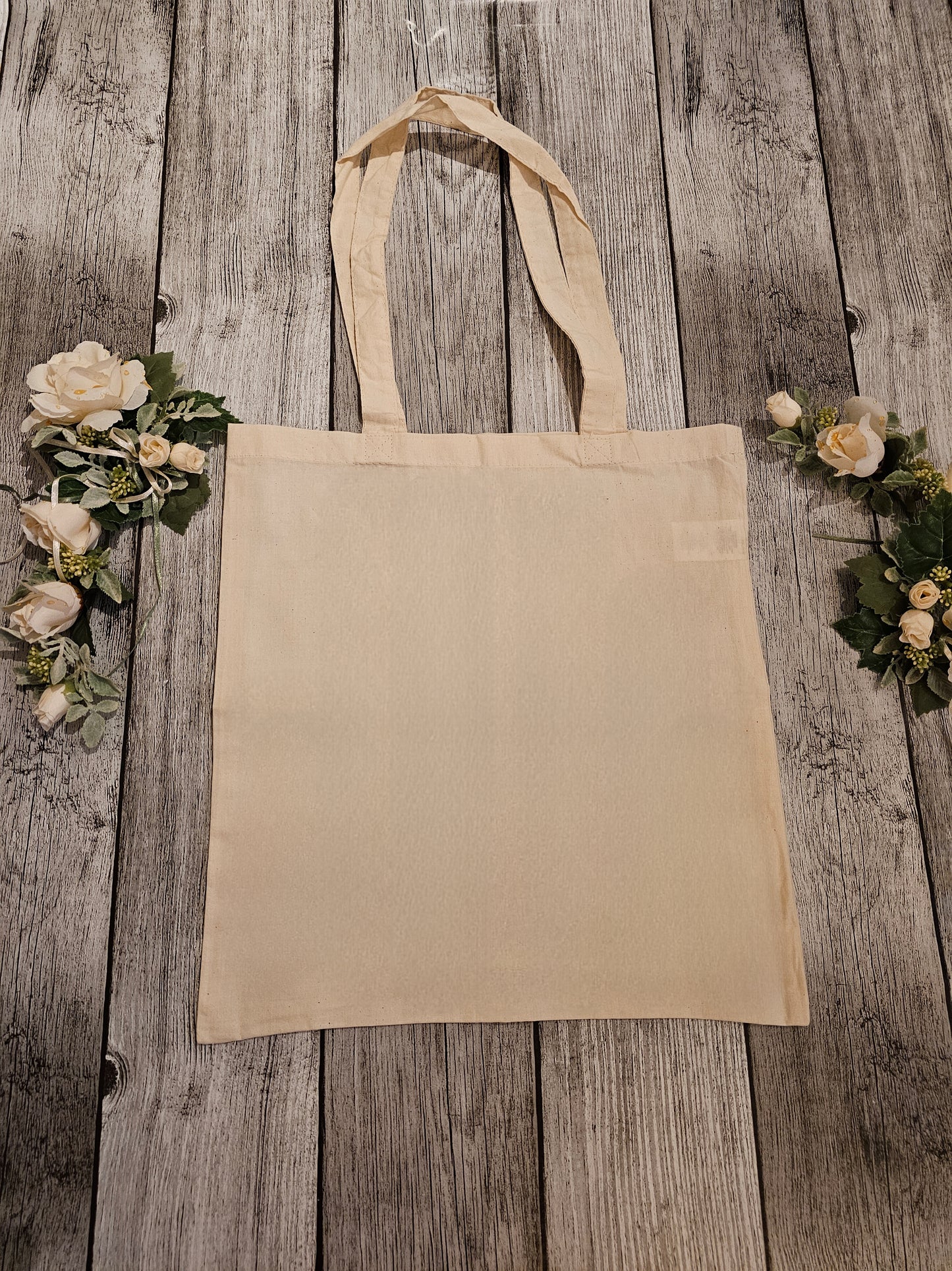 Einkaufstasche personalisiert mit Hunderasse Wunschmotiv und Wunschtext individualisiert durch die Pfötchenboutique hier in Natur