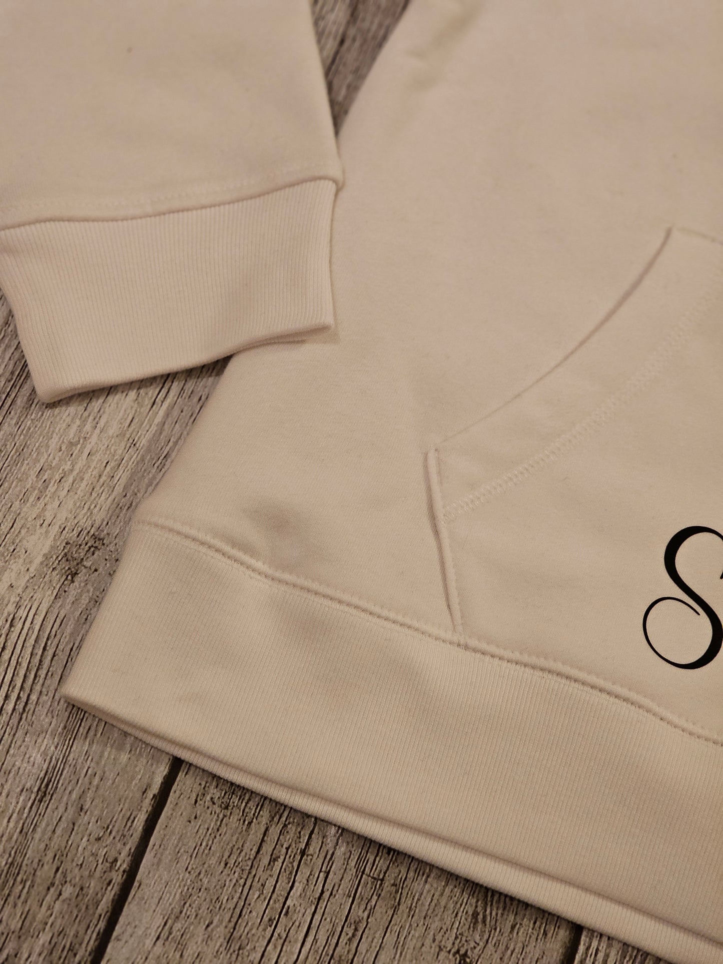 Kapuzenpullover für Damen mit Wunschmotiv und Wunschtext personalisierbar Auswahl mehrerer Hundemotive hier Chihuahua von der Pfötchenboutique