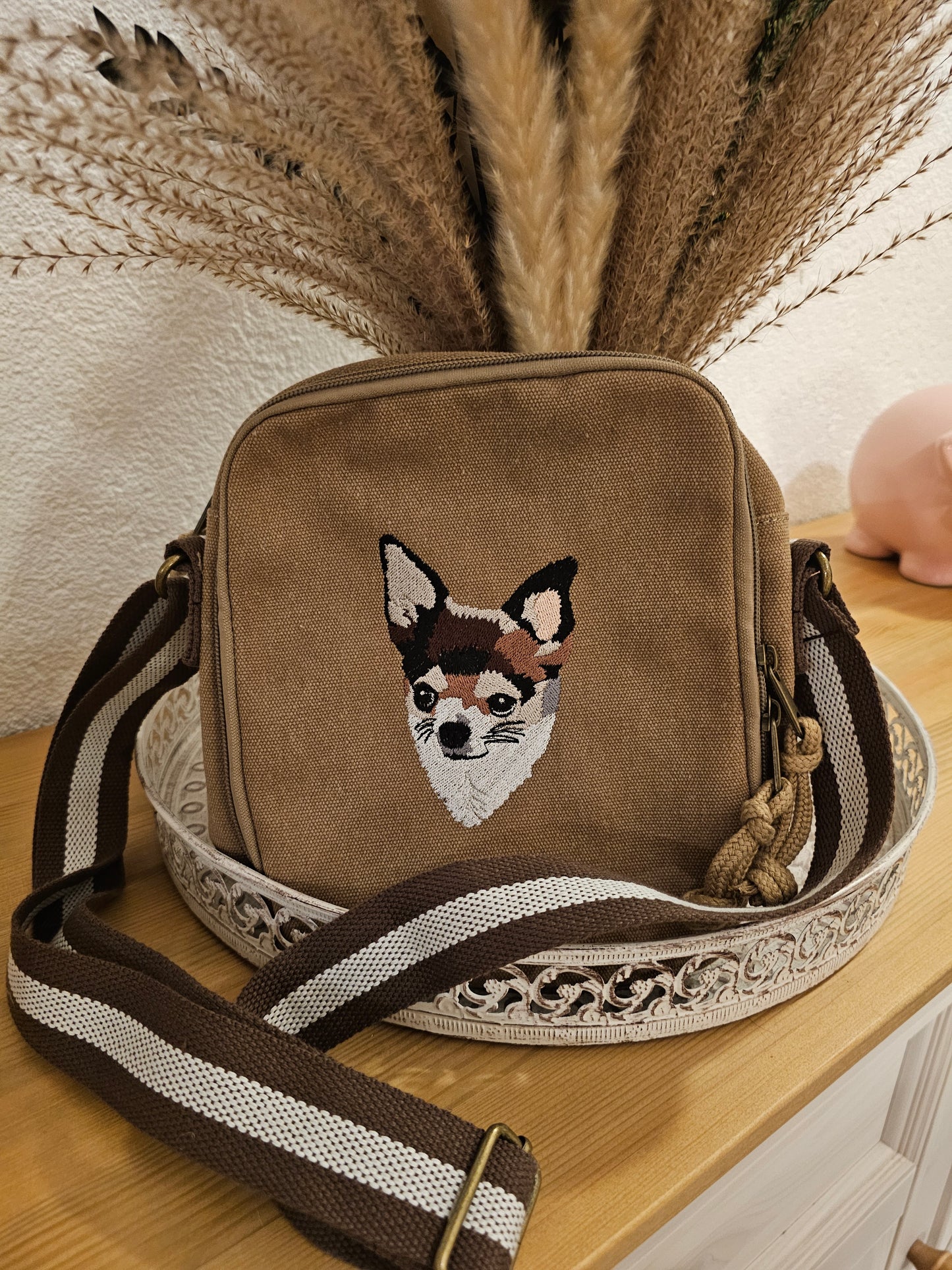 Gassitasche mit gesticktem Tierportrait der Pfötchenboutique