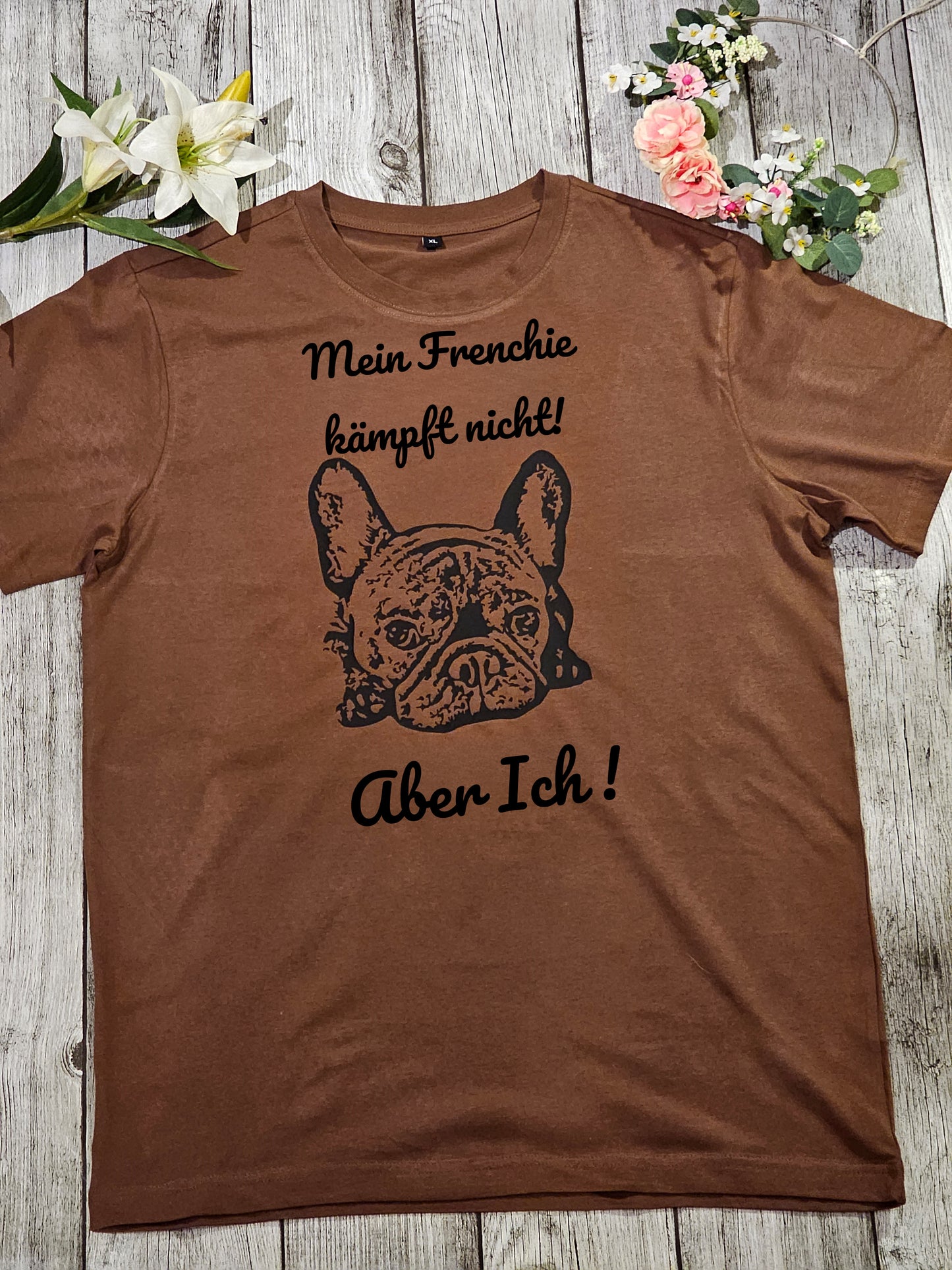 TShirt mit Frenchy und Wunschtext personalisiert von der Pfötchenboutique