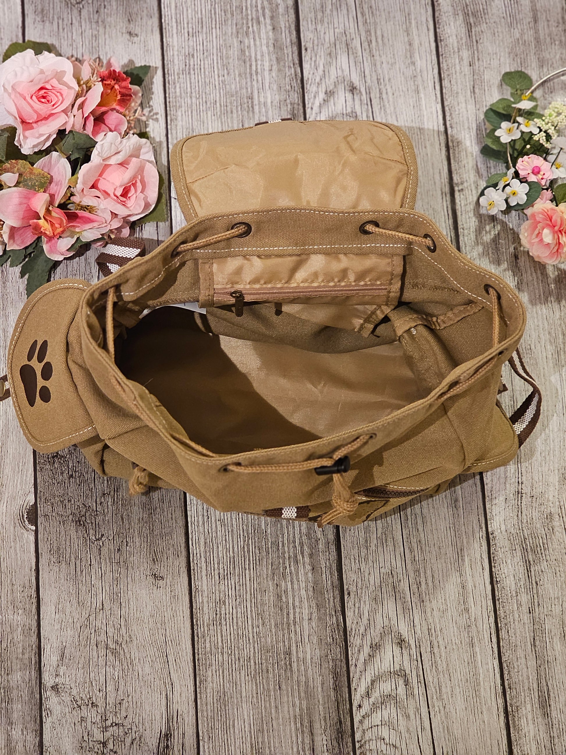 Canvas Rucksack personalisiert mit Hunderasse Wunschmotiv und Wunschtext individualisiert durch die Pfötchenboutique hier mit Chihuahua