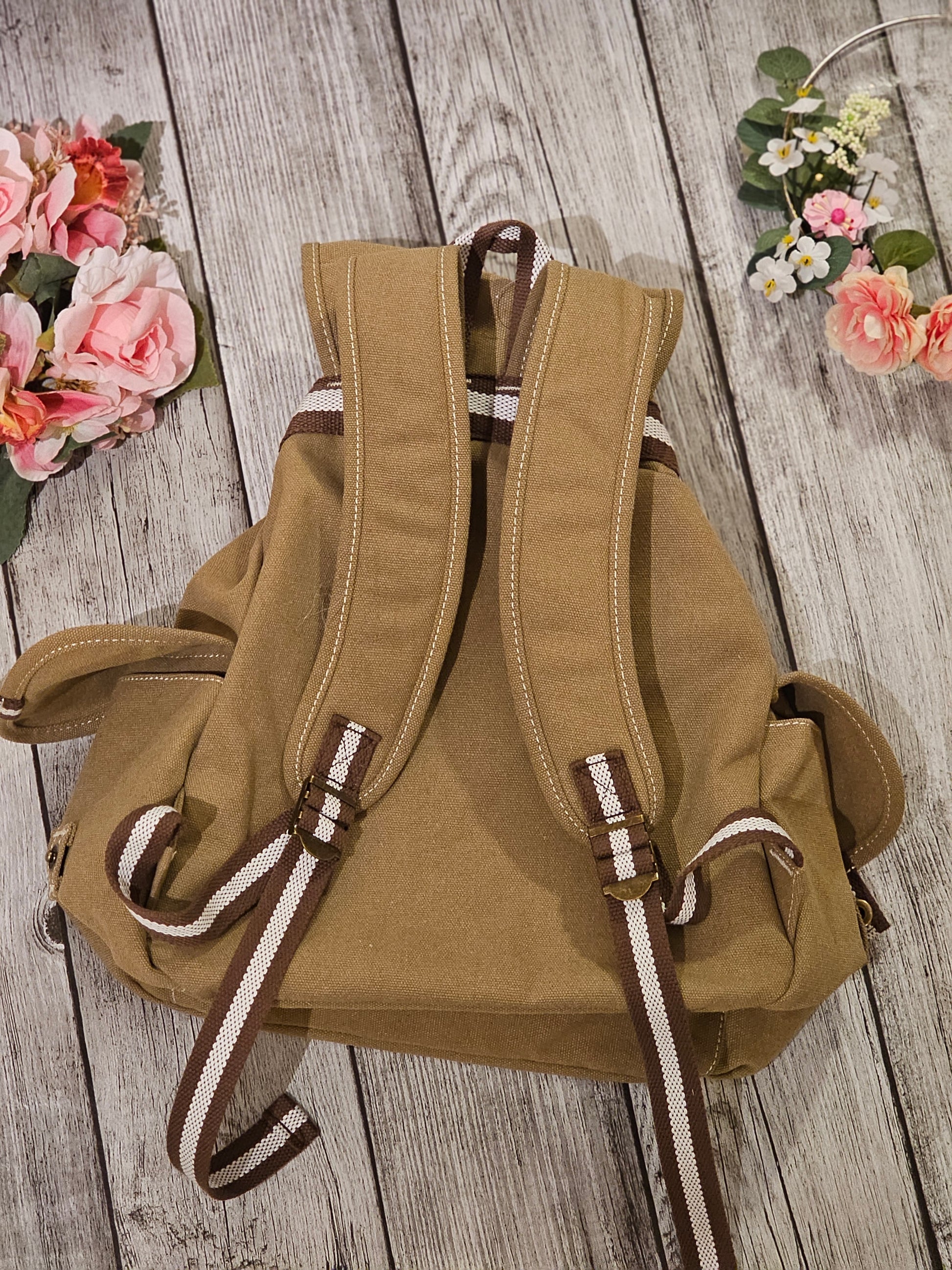Canvas Rucksack personalisiert mit Hunderasse Wunschmotiv und Wunschtext individualisiert durch die Pfötchenboutique hier mit Chihuahua