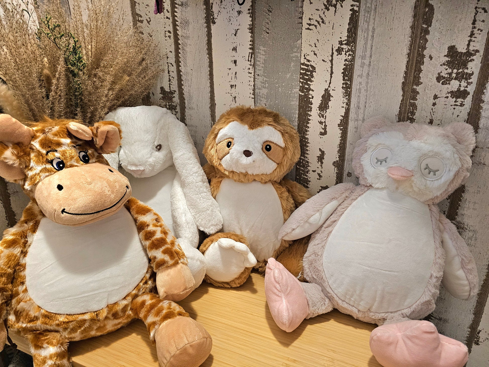 Besticktes Stofftier mit individuellem Sticktext Kuscheltier personalisierbar Giraffe, Hase, Faultier oder Eule für Geburt oder Taufe individualisiert durch Pfötchenboutique