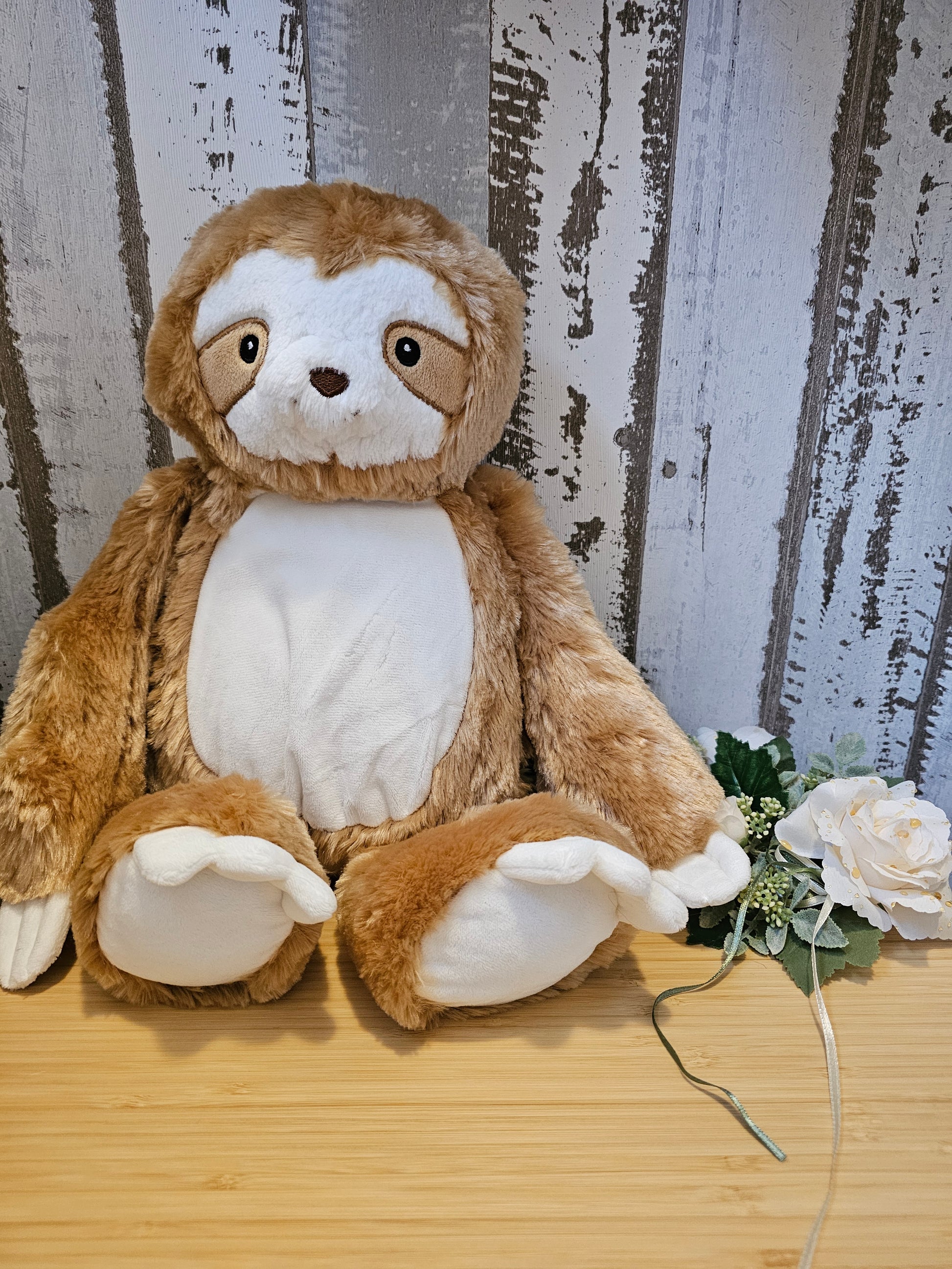 Besticktes Stofftier mit individuellem Sticktext Kuscheltier personalisierbar , Faultier