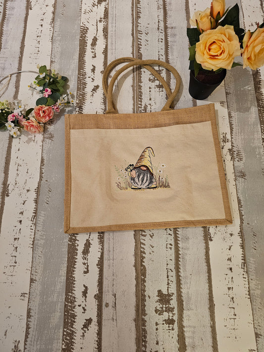 Bestickte Tüte mit einemWichtel als Unikat und Geschenkidee zu Ostern  von der Pfötchenboutique and Handmade
