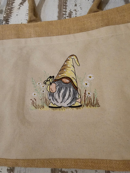 Bestickte Tüte mit einemWichtel als Unikat und Geschenkidee zu Ostern  von der Pfötchenboutique and Handmade