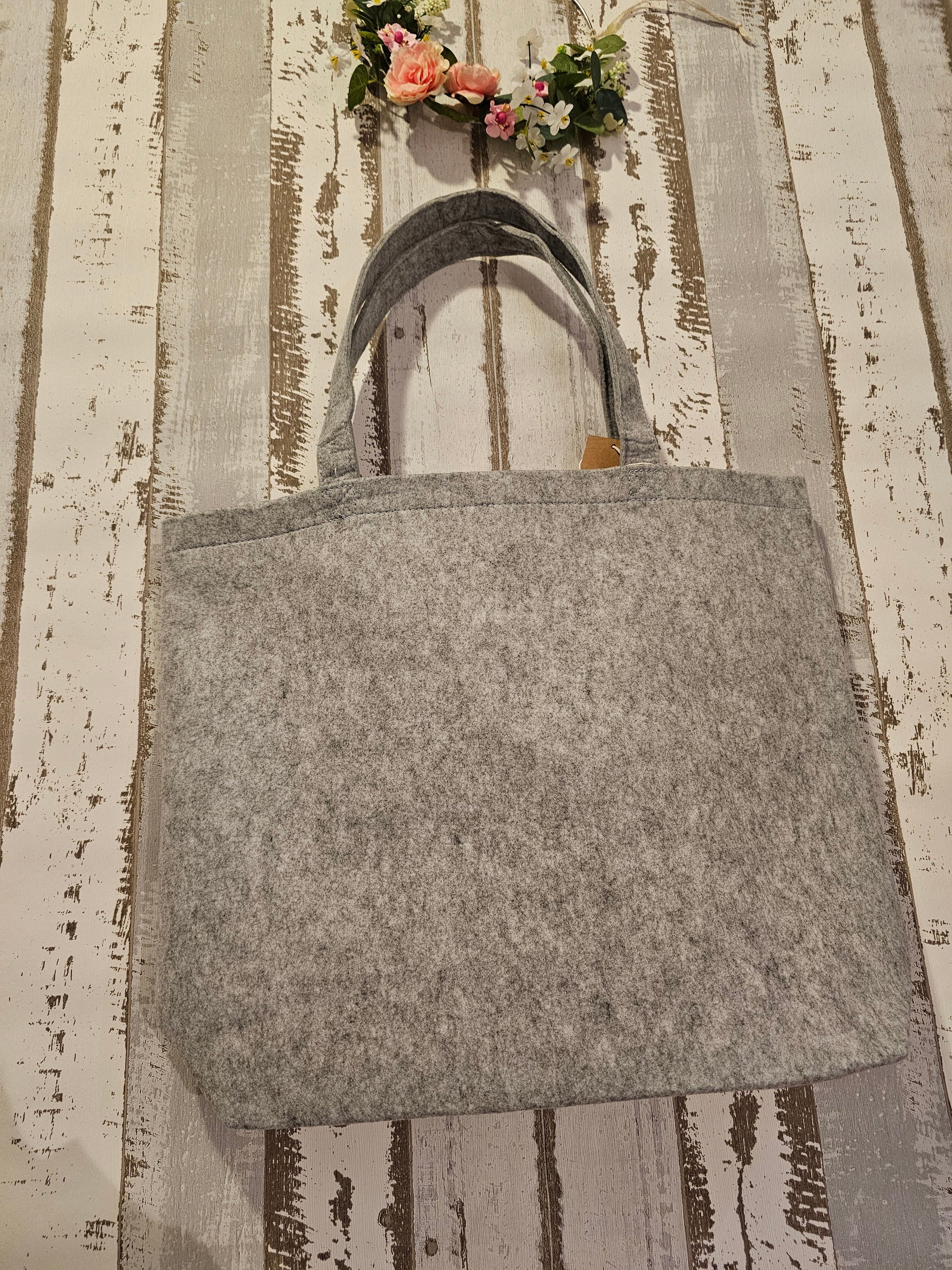 Große Filztasche mit Bestickung Dog Mom erdelt durch die Pfötchenboutique