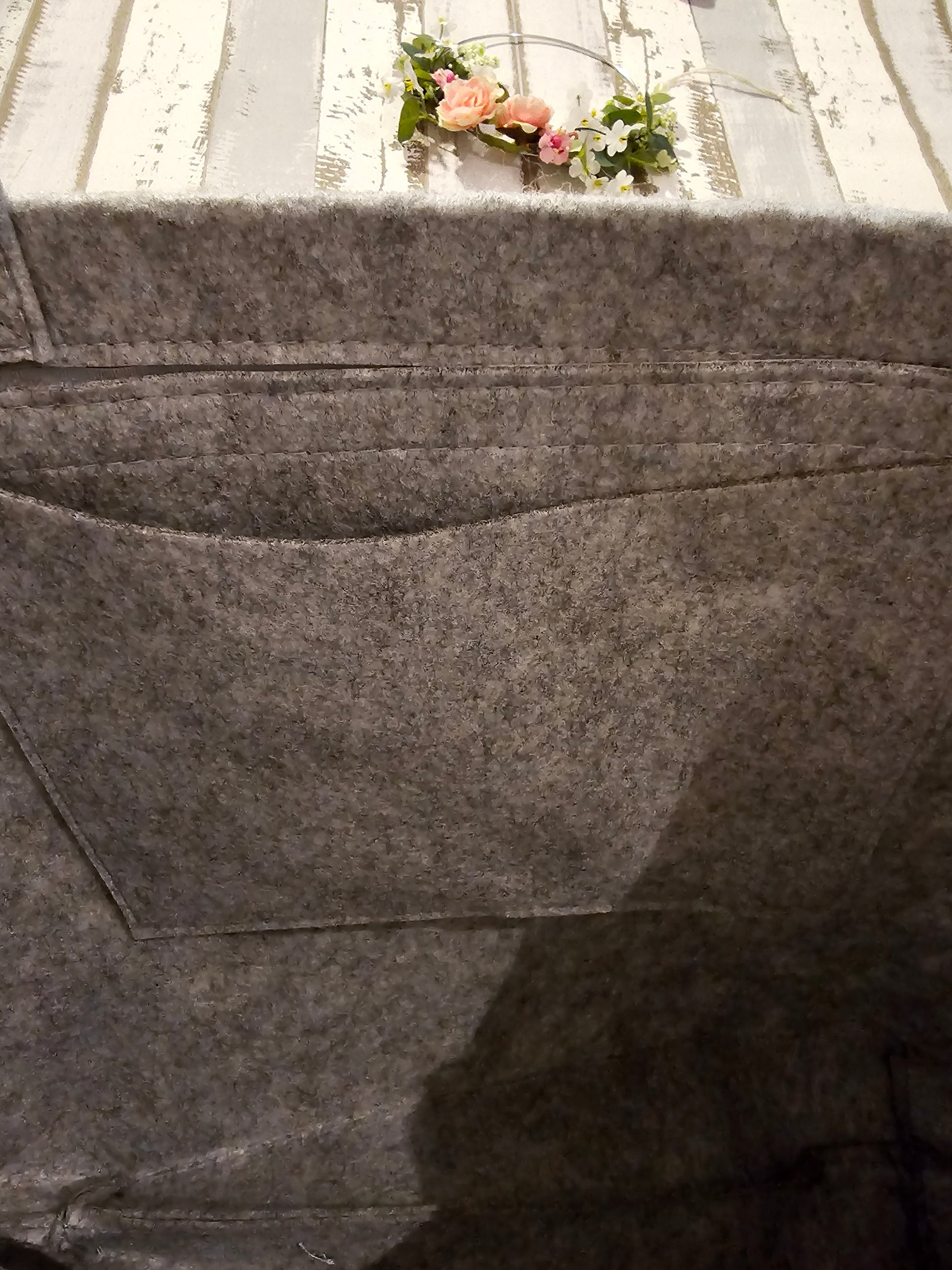 Große Filztasche mit Bestickung Dog Mom erdelt durch die Pfötchenboutique