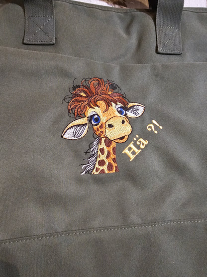 Shopper Grün mit gesticketer Giraffe von der Pfötchenboutique
