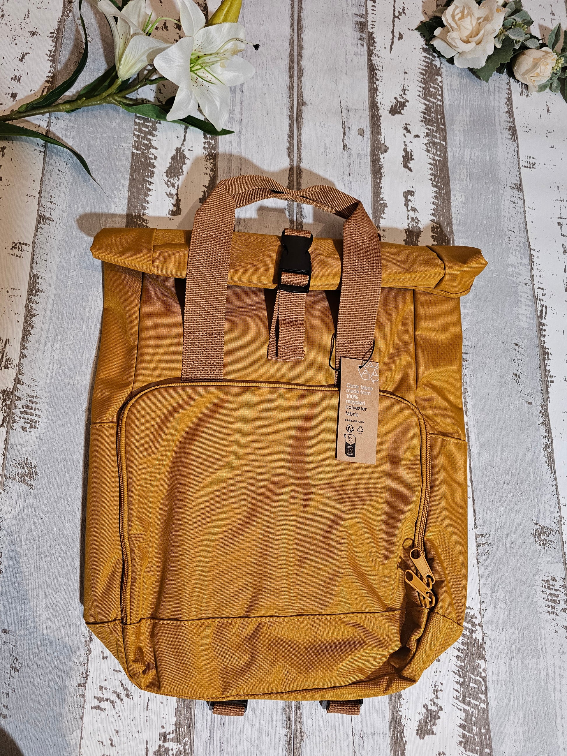 Rolltop Rucksack bestickt mit Hundemotiv nach Wahl von der Pfötchenboutique