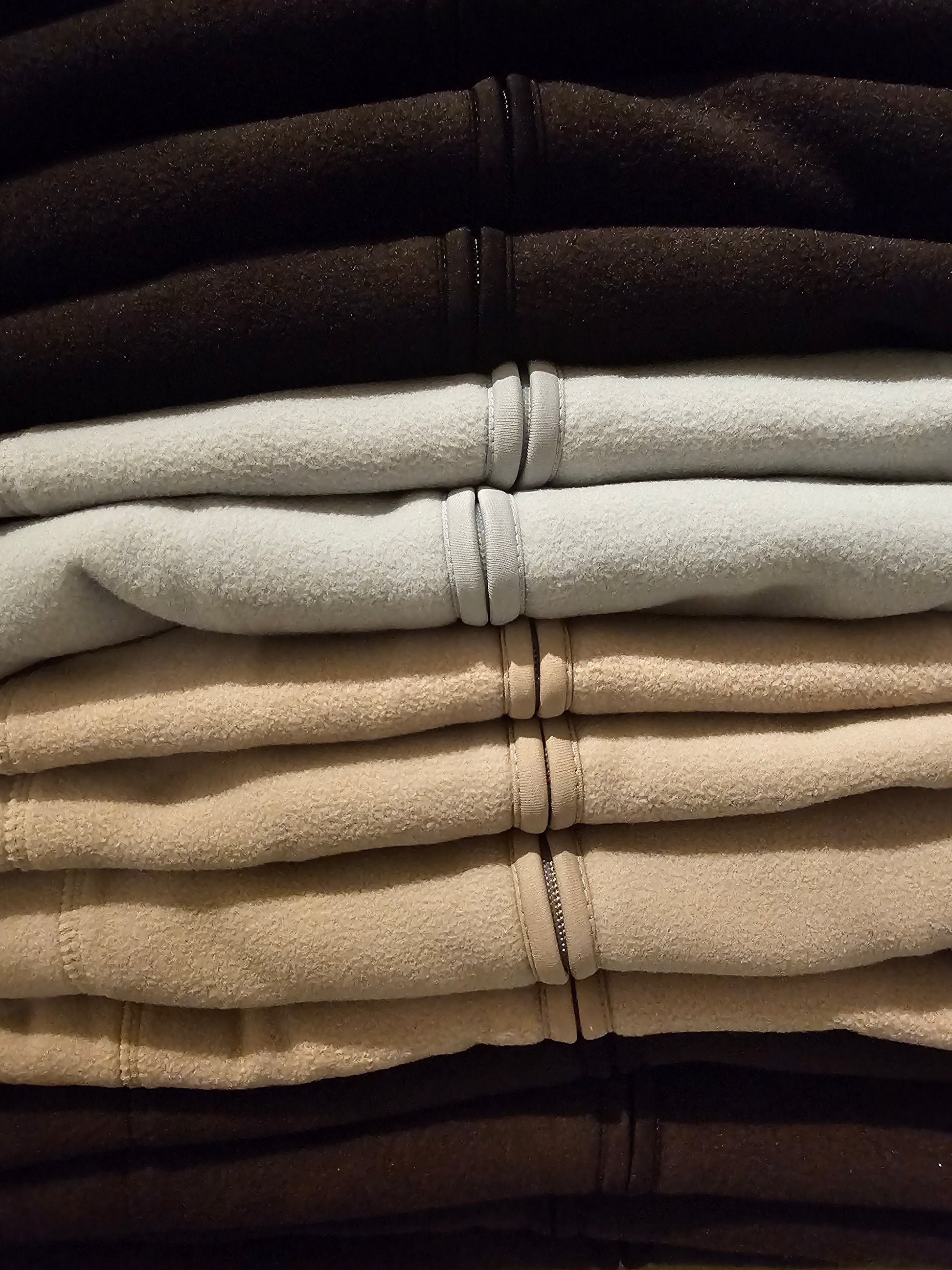 Farbbeispiel Gassijacken der Pfötchenboutique