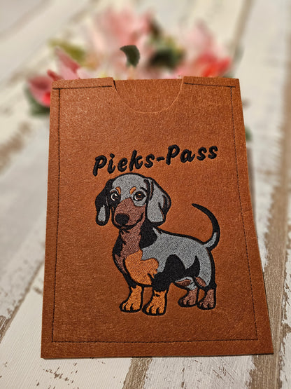 Hüllen für den EU Heimtierausweis und den Impfpass von Haustieren, bestickt mit Wunschmotiv Hund, Katze oder Hase durch die Pfötchenboutique