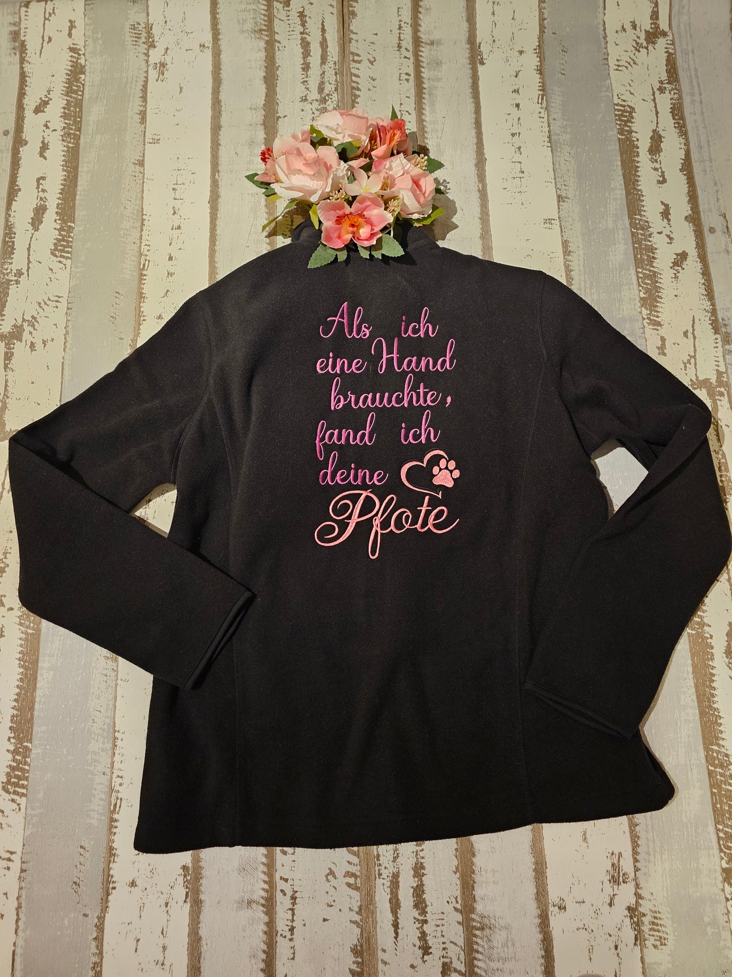 Bestickte Jacke Gassijacke mit Motin Als ich eine Hand brauchte, fand ich Deine Pfote" Geschenkidee durch die Pfötchenboutique