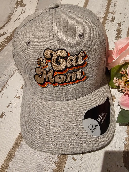 Bestickte Cappy mit dem Motiv "Cat mom" individualisierte Geschenkidee der Pfötchenboutique