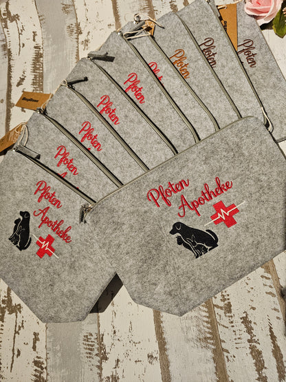 Bestickte Tasche "Pfotenapotheke"