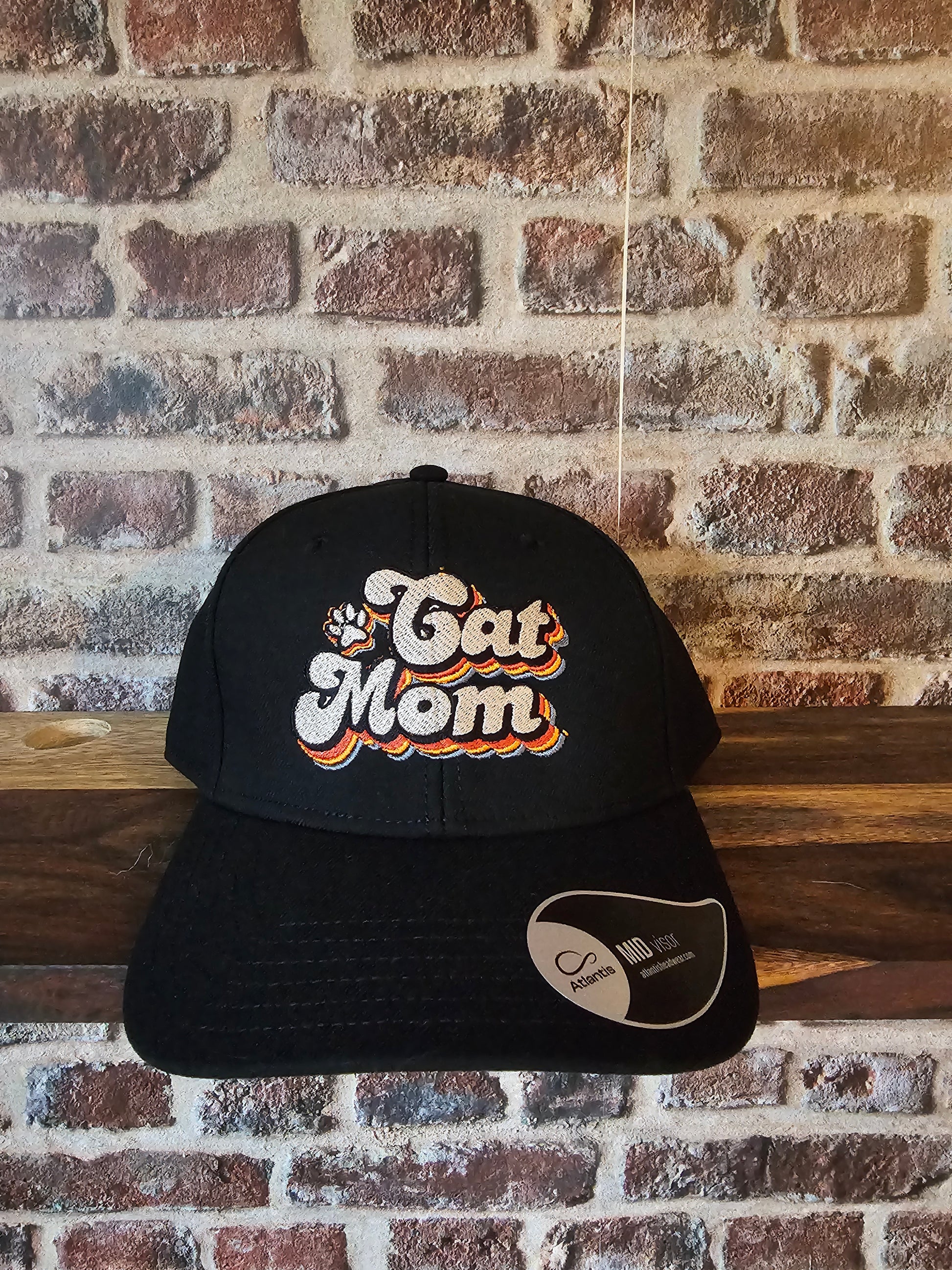 Bestickte Cappy mit dem Motiv "Cat mom" individualisierte Geschenkidee der Pfötchenboutique