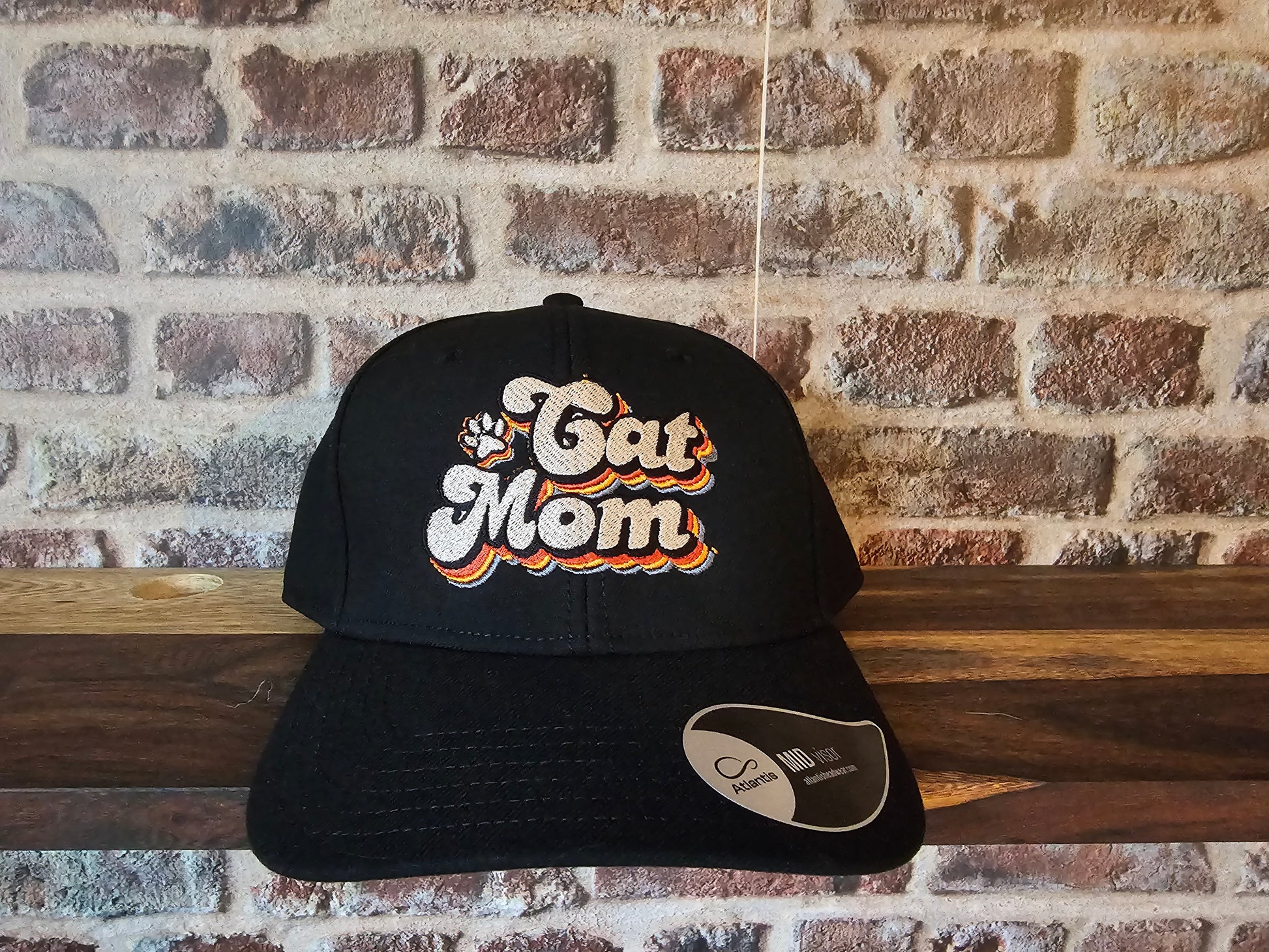 Bestickte Cappy mit dem Motiv "Cat mom" individualisierte Geschenkidee der Pfötchenboutique