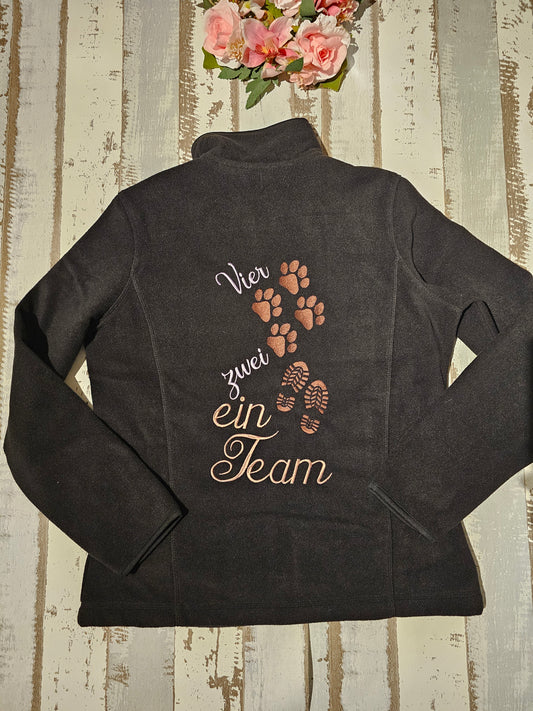 Bestickte Gassi Jacke "Vier Pfoten" in verschiedenen Farben