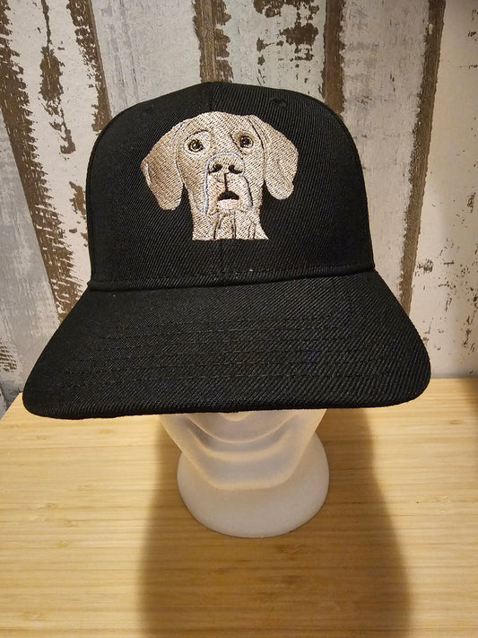 Cappy mit eigenem Tierportrait als Stickmotiv