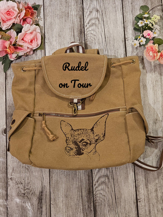 Canvas Rucksack personalisiert mit Hunderasse Wunschmotiv und Wunschtext individualisiert durch die Pfötchenboutique hier mit Chihuahua